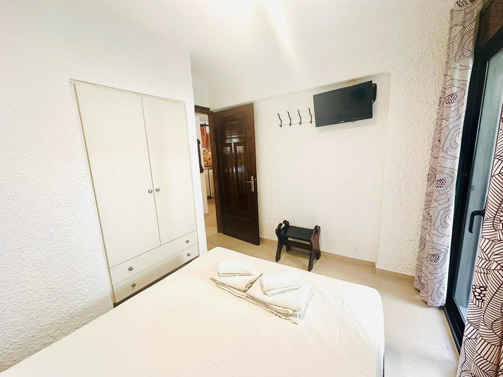 Argo Apartments Nea Poteidaia Quarto foto