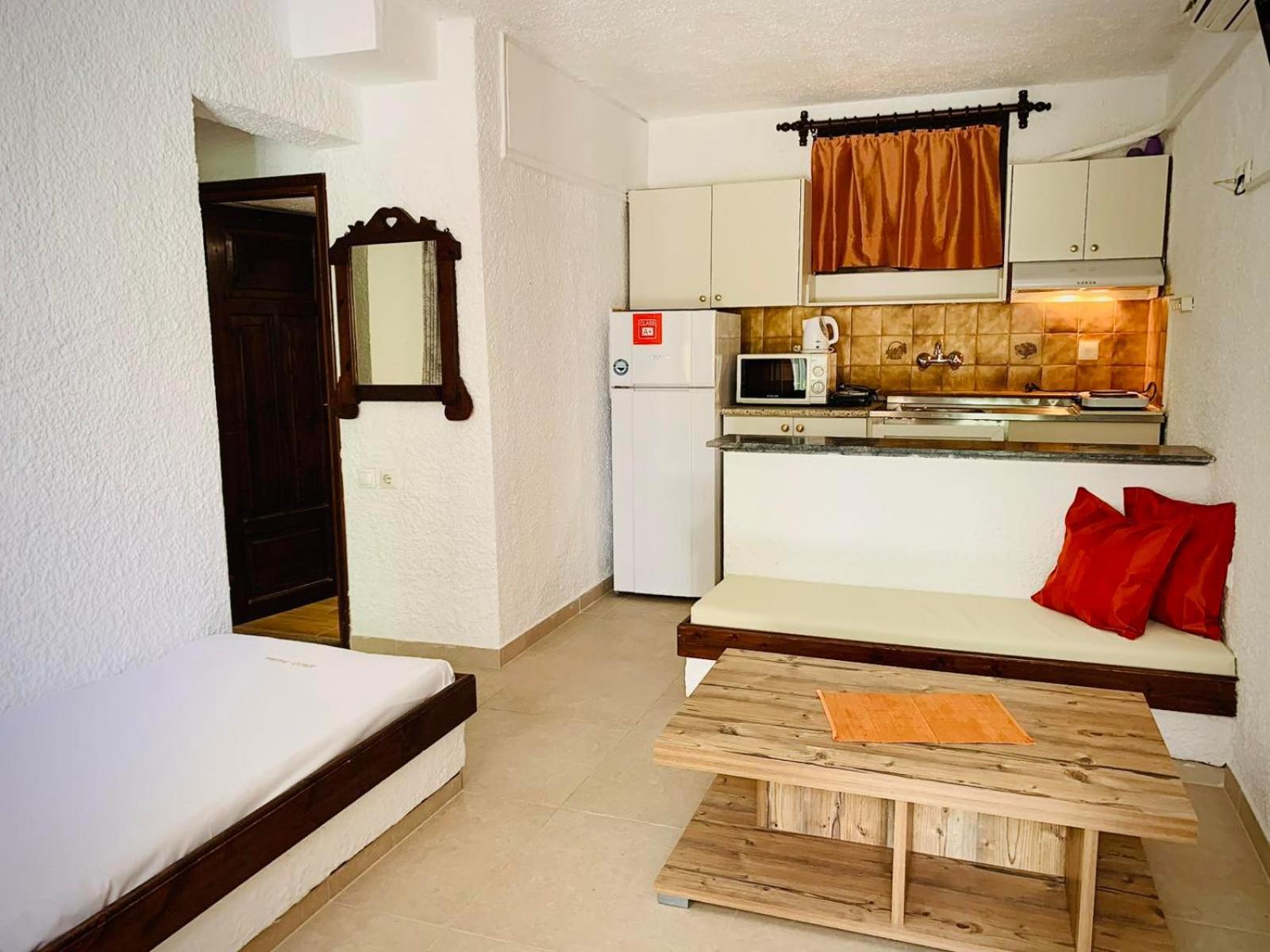 Argo Apartments Nea Poteidaia Quarto foto